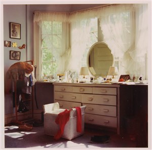 Image description is not available for 2000.041